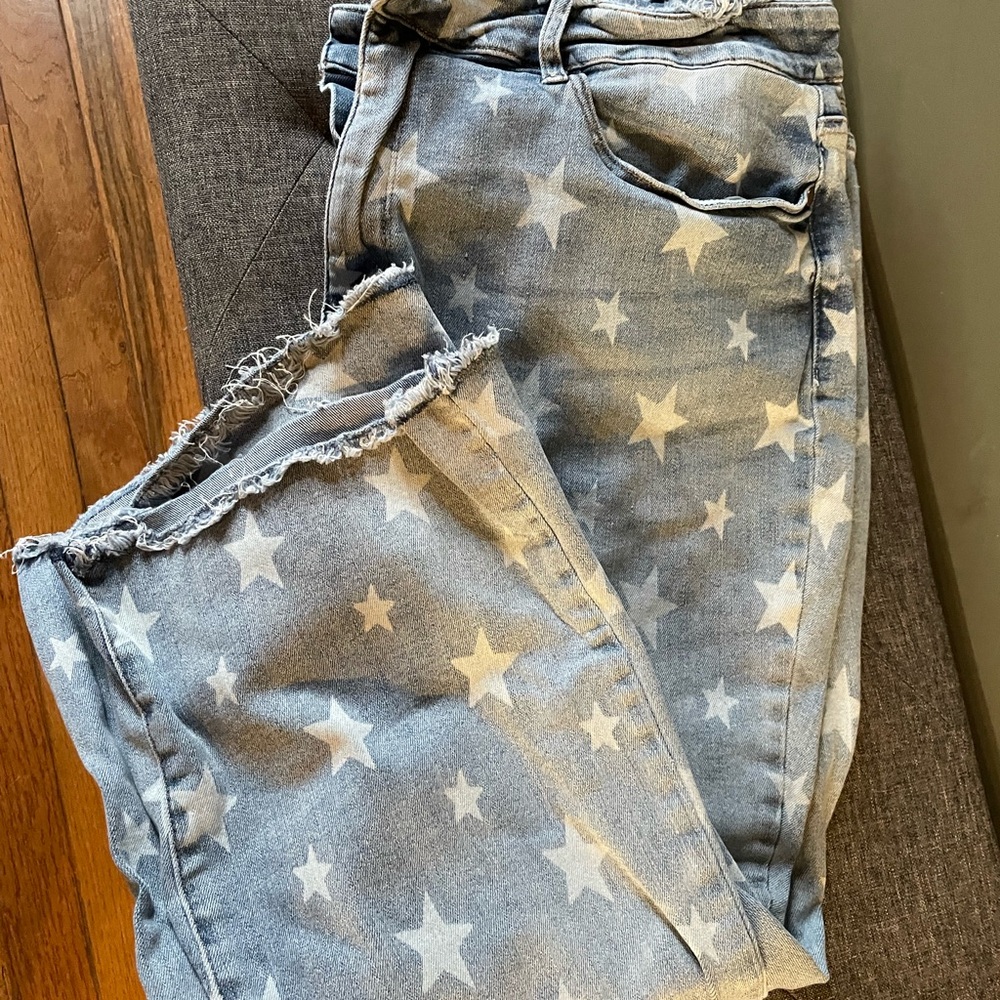 Judy Blue Blue Ankle Cropped Distressed Jeans